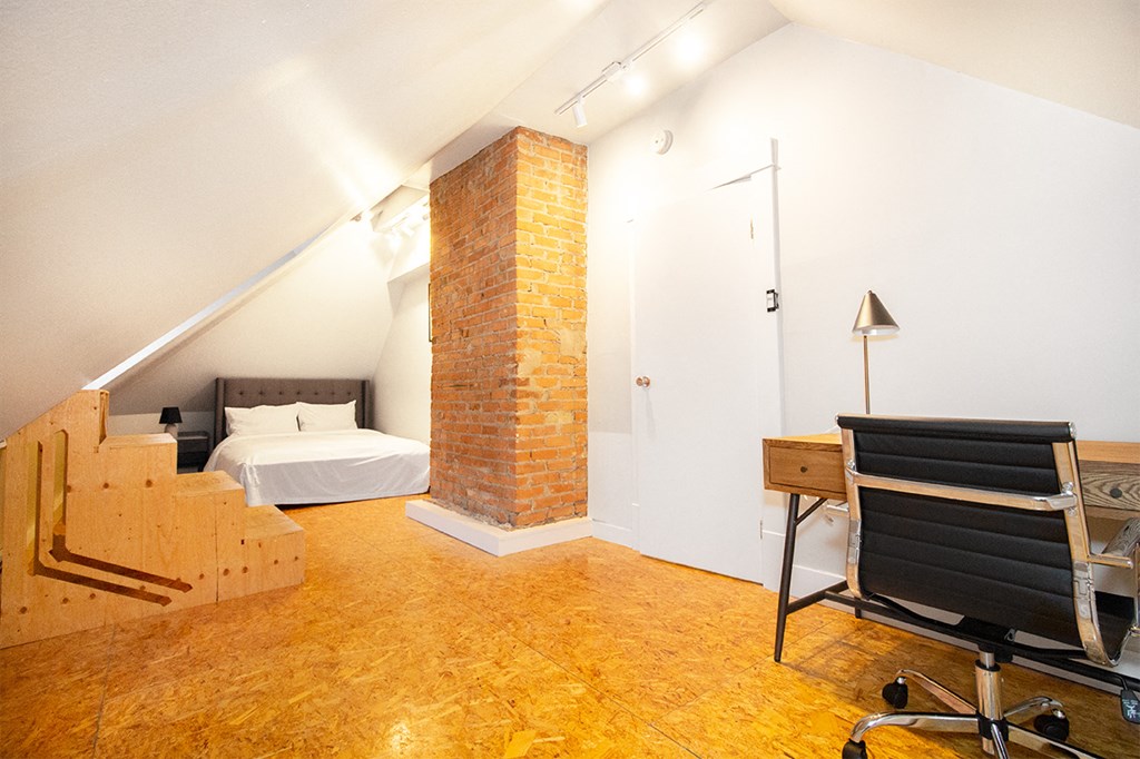 826 Wolseley House Rental Suites Apartments, 826 Wolseley Avenue